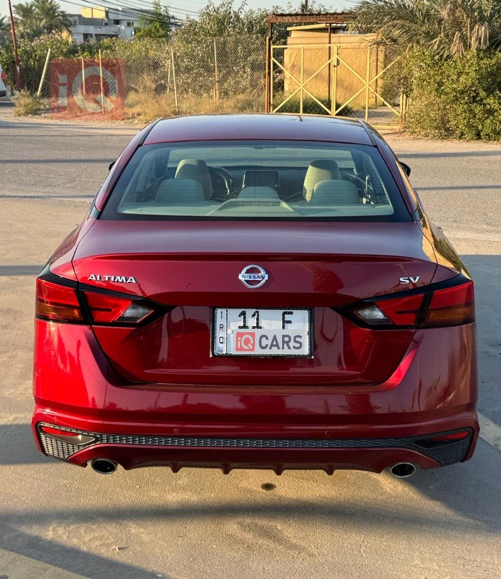 نيسان ألتيما